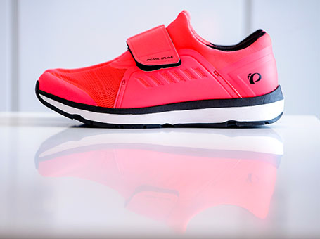Product photography of studio cycling shoe for PEARL iZUMi